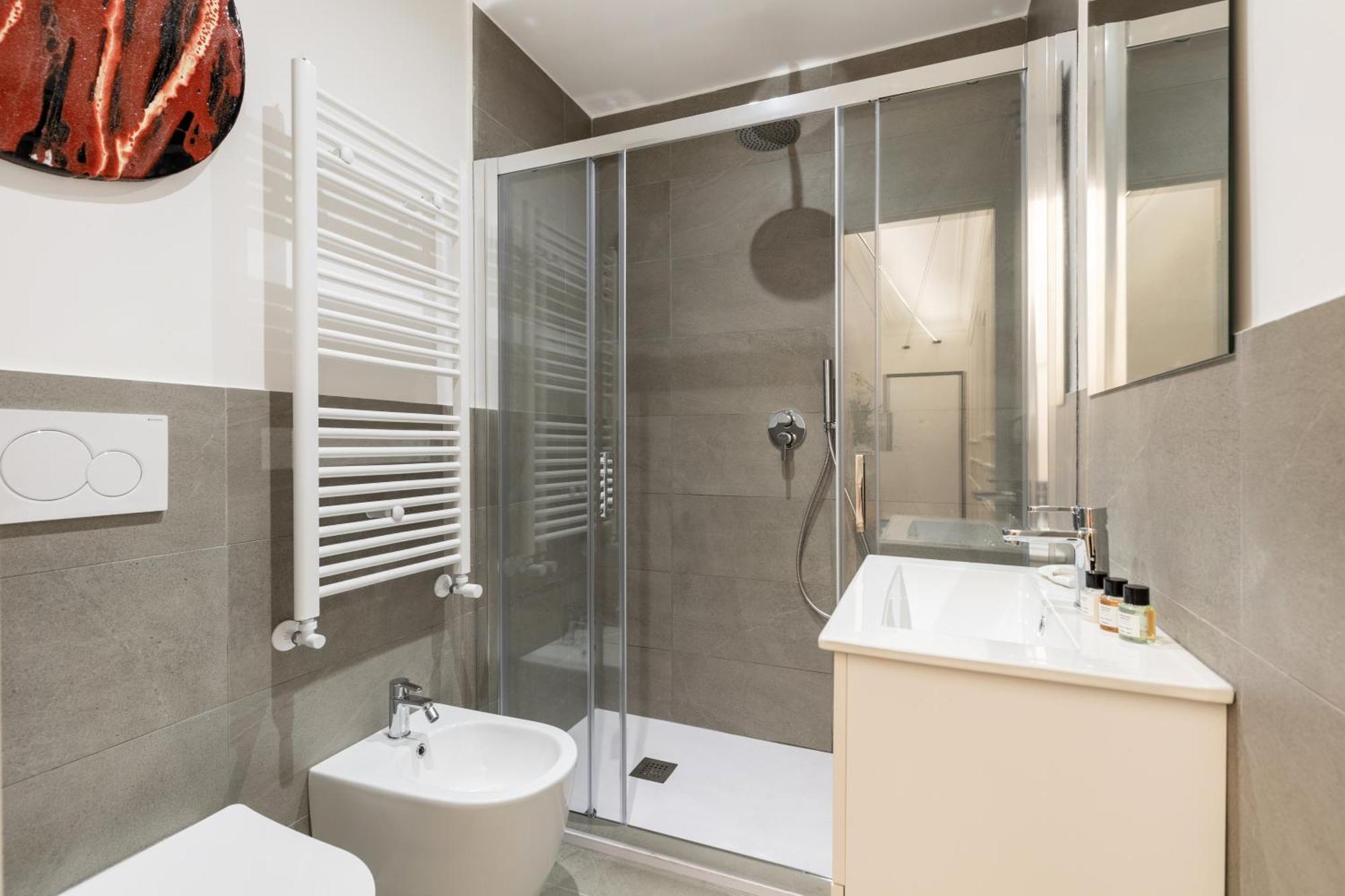 Hostly-puccini Luxury Home-near Colosseum & Trevi * Rome