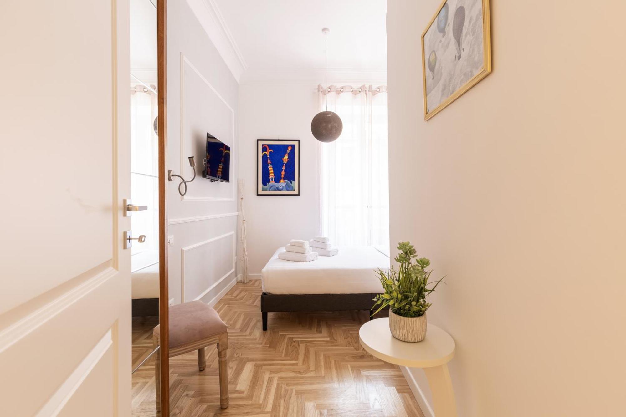 Hostly-puccini Luxury Home-near Colosseum & Trevi Apartment *