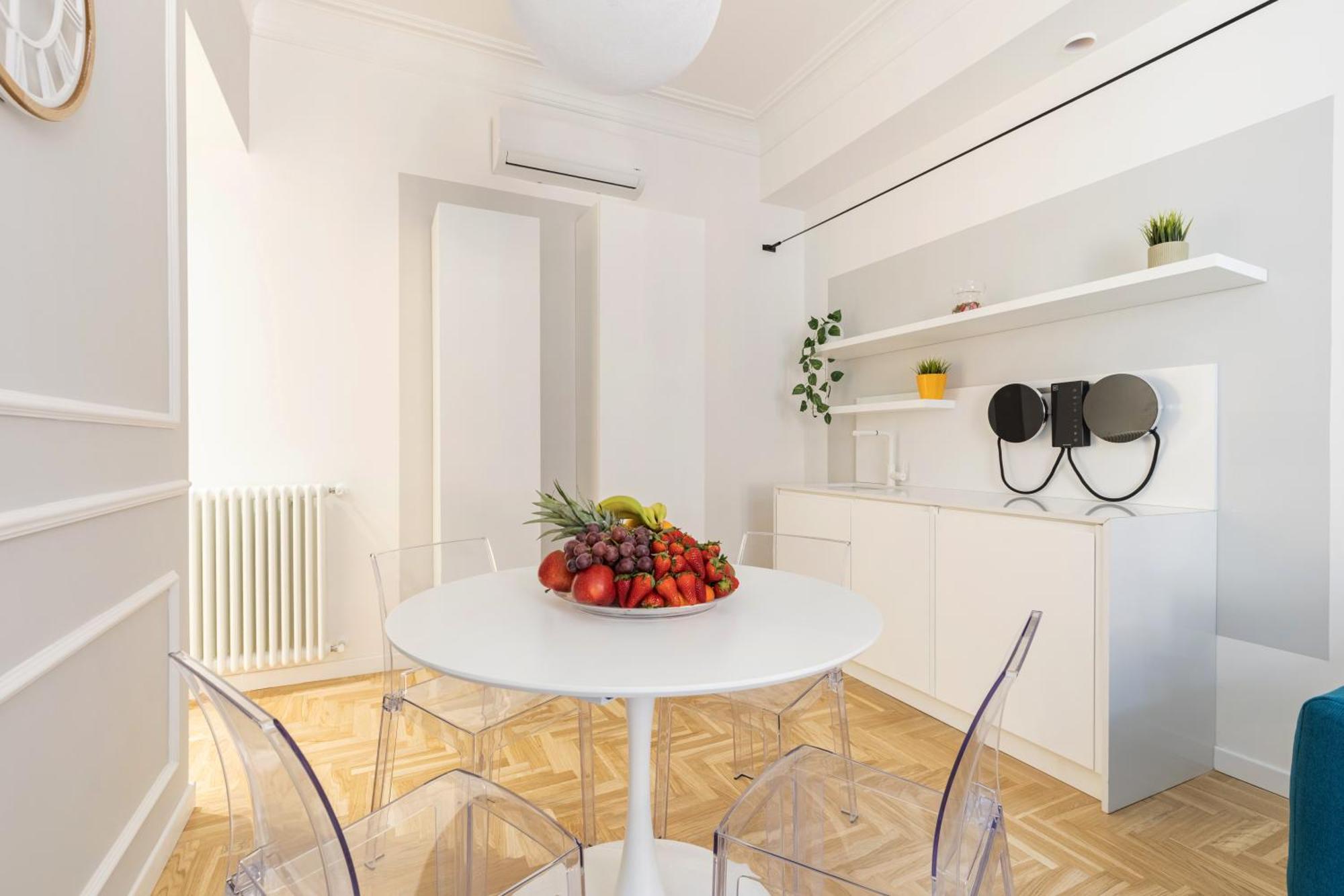 Hostly-puccini Luxury Home-near Colosseum & Trevi * Rome